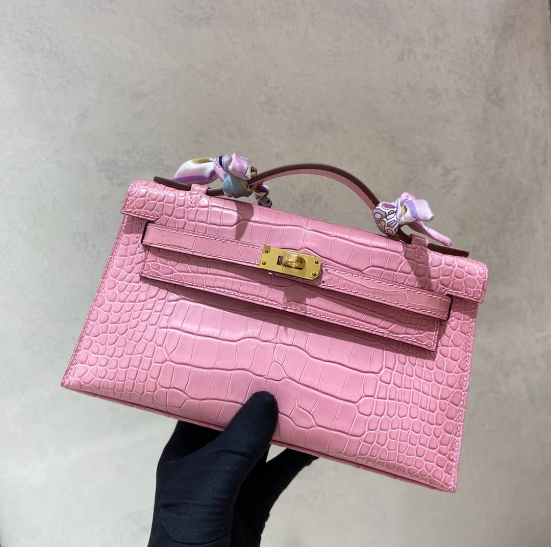 Hermes Mini Kelly Pochette 22cm Bag In Pink Matte Alligator Leather